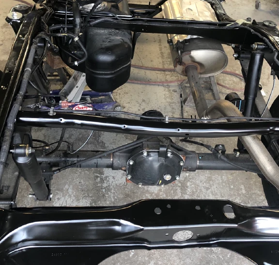 Car chassis and axle